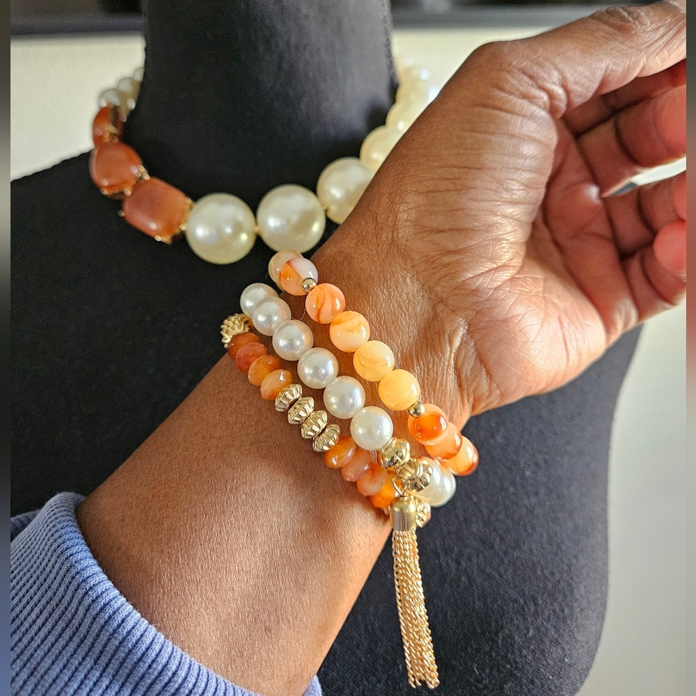 Marbled Orange and Cream Necklace Set - Picture 9 of 9